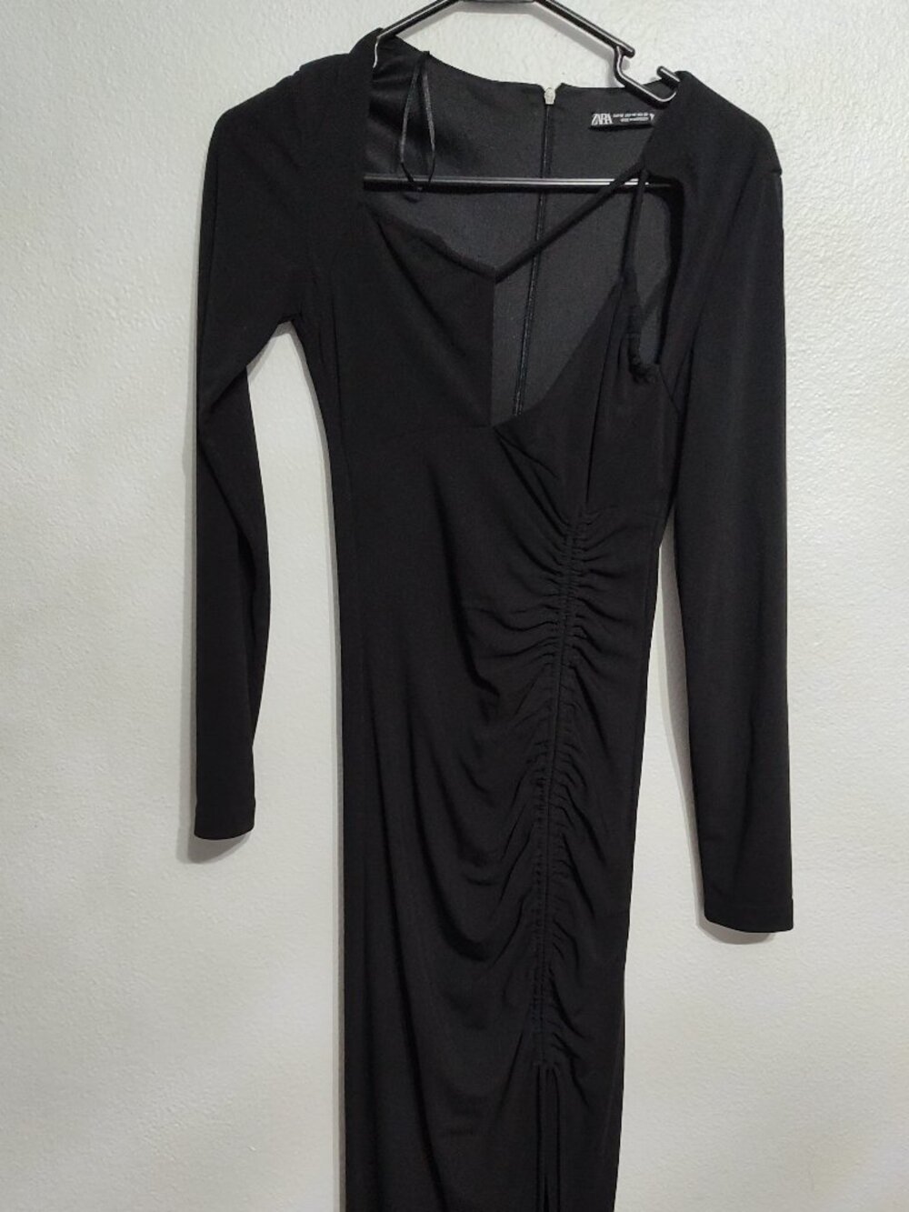 NWOT Zara Size XS black midi dress, ruched side, zipper, cut out neckline